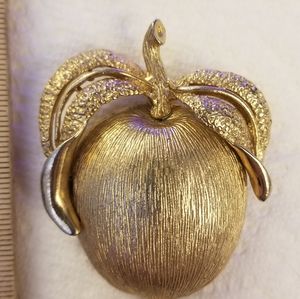 Vintage Sarah Coventry apple brooch